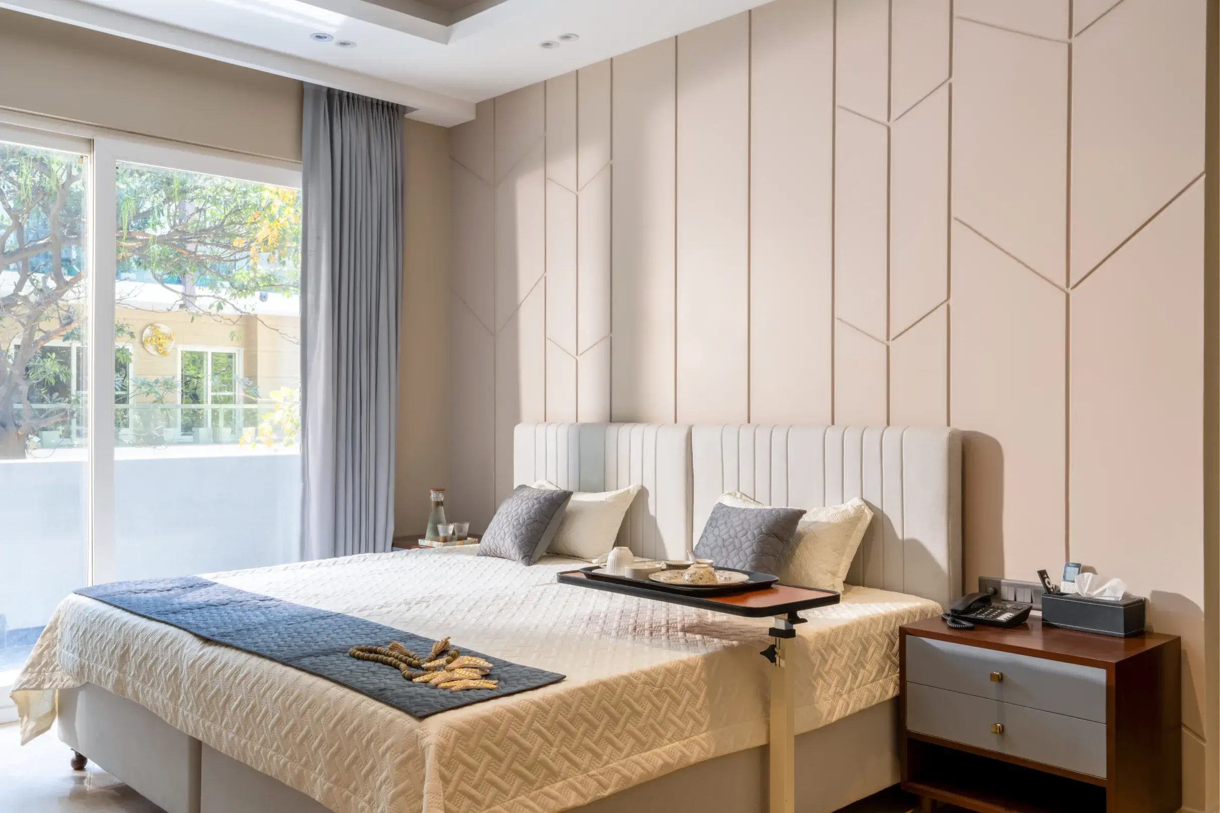 Aftercare bedroom with seating area